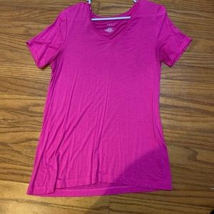 Apt 9 pink vneck size medium